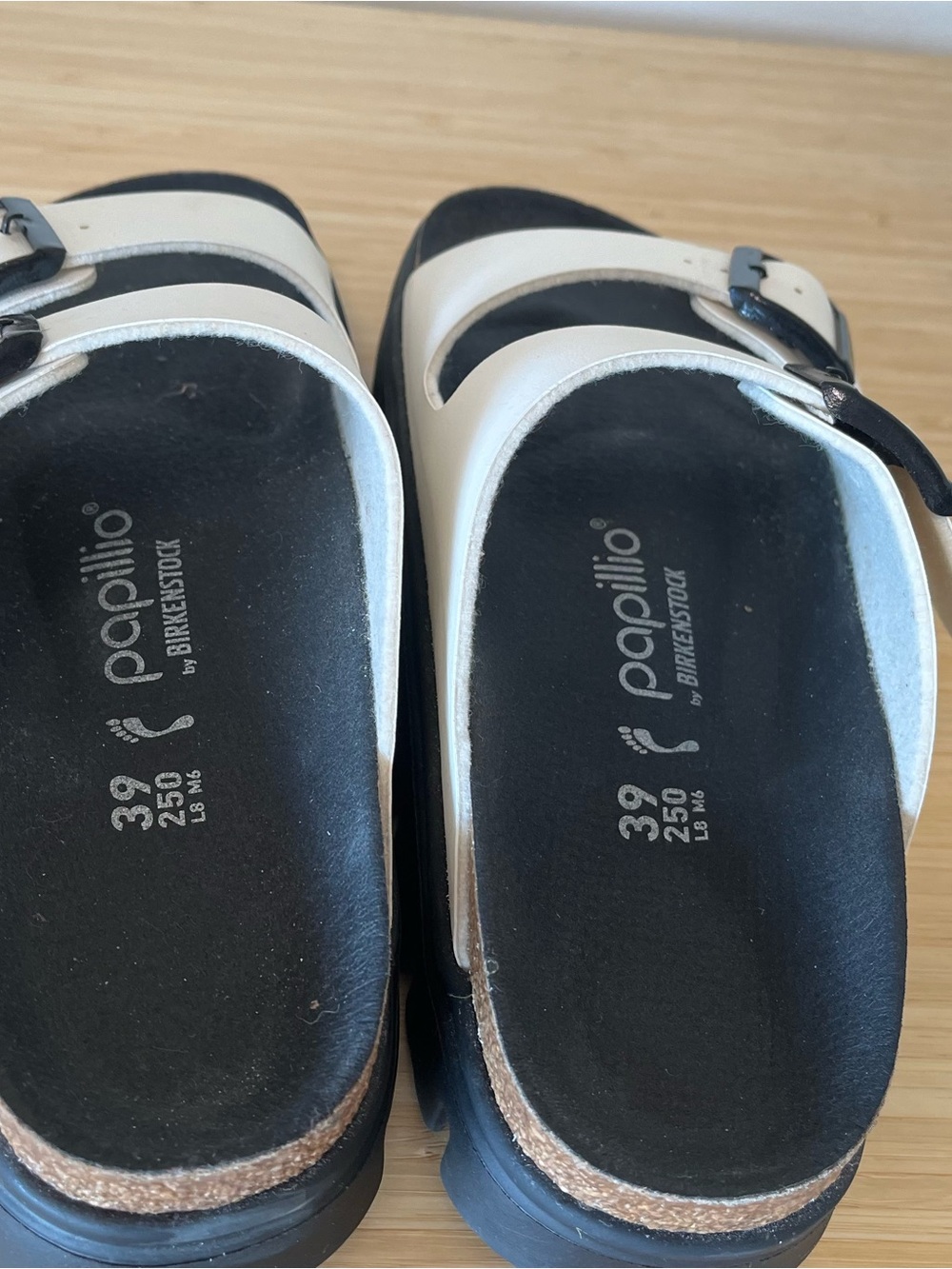 Birkenstock Papillio Arizona White and Black Sandals Sz 39 Platform - Picture 6 of 7